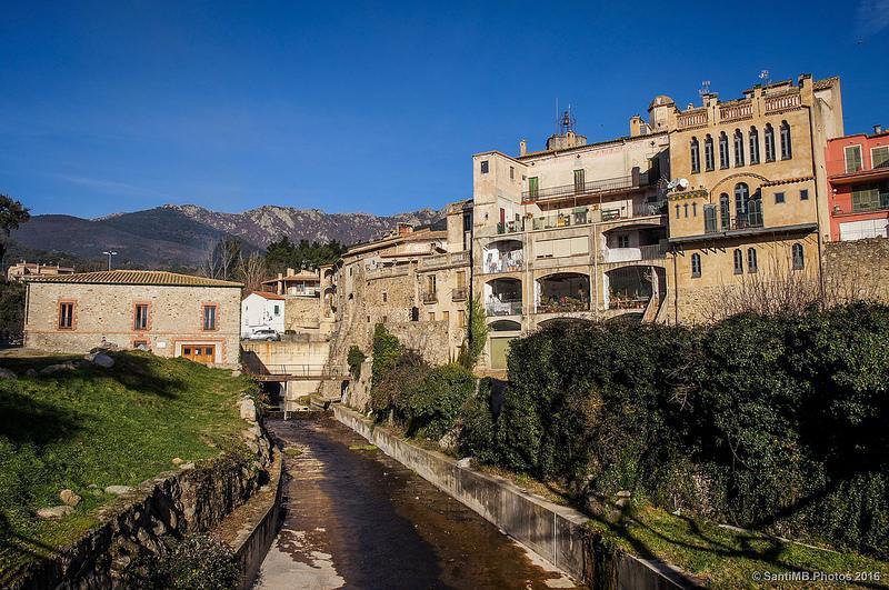 Hotel La Fonda Dels Pirineus Maçanet de Cabrenys Esterno foto